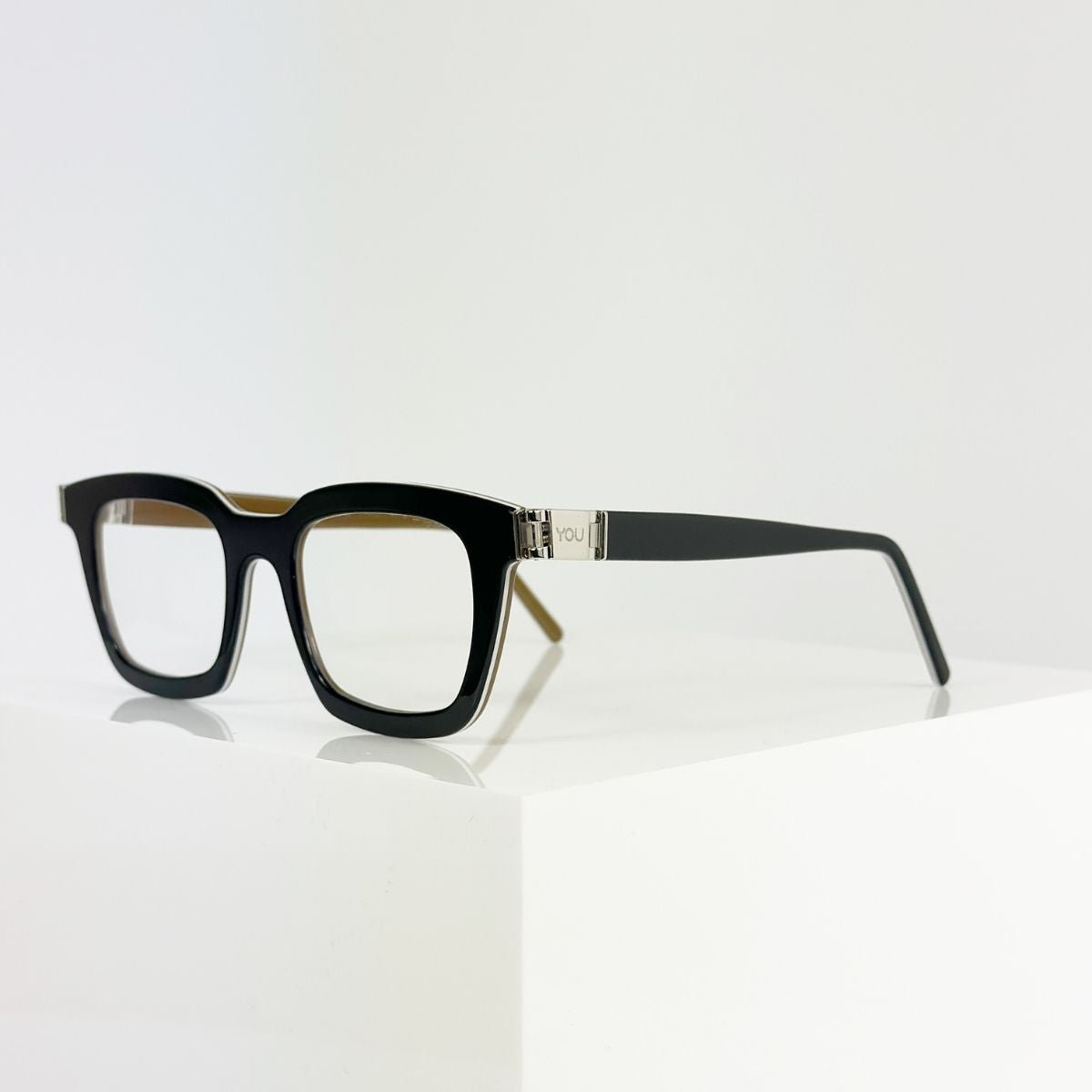 DA VYNCY 2-in-1 Black Peanut