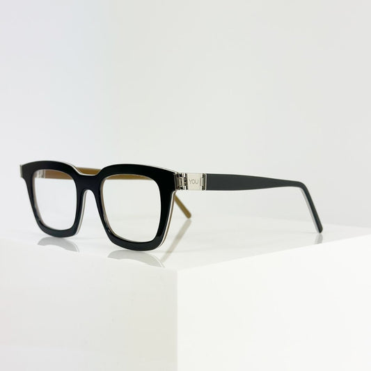 DA VYNCY 2-in-1 Black Peanut